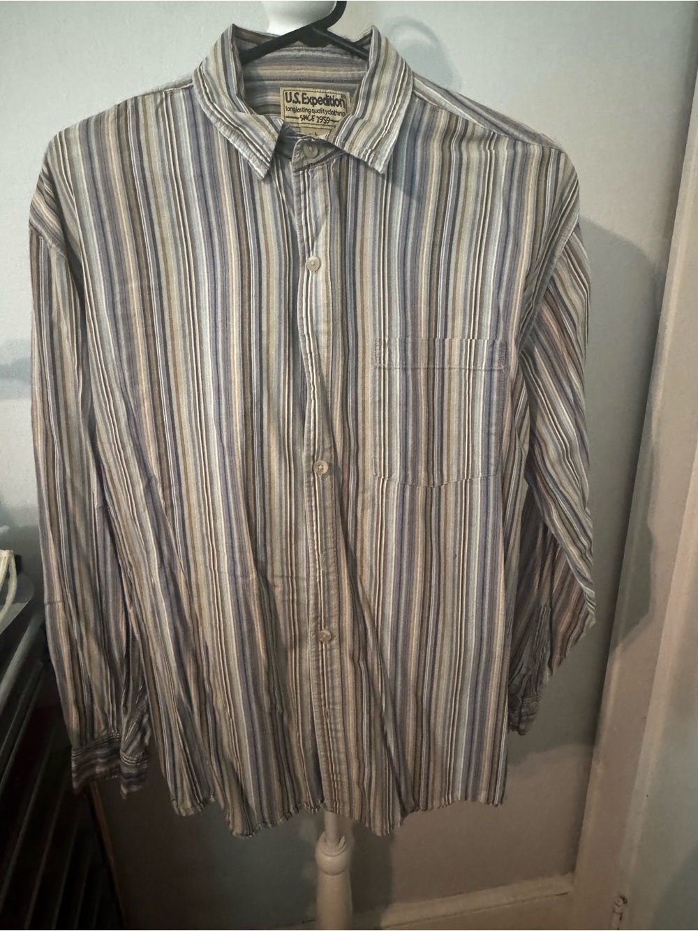 Men’s Long-Sleeve Striped Button-Down Shirt in Blue and Cream